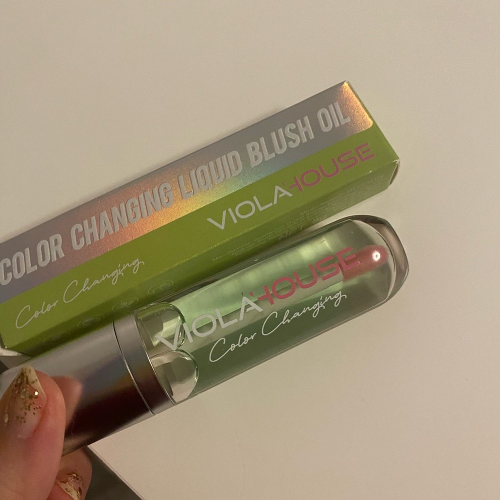 Color changing blush - Picture 2 of 2